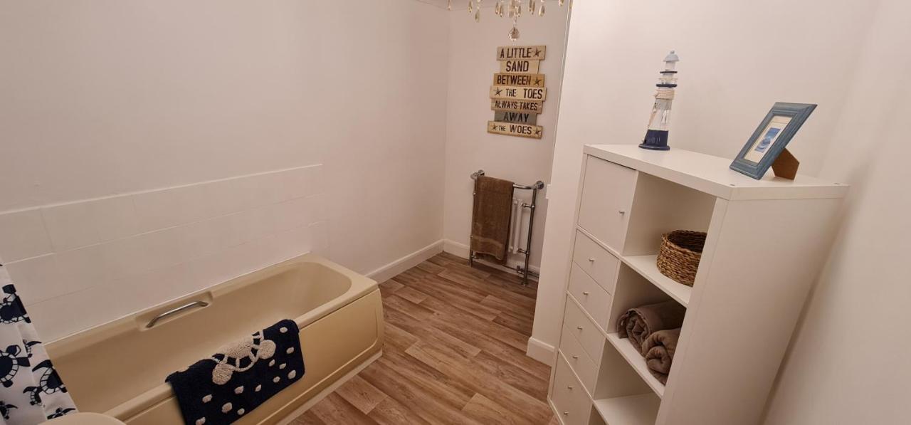Diamond Harbour - Whole Huge Apartment - Wifi - Beach - Ramsgate Town Екстер'єр фото
