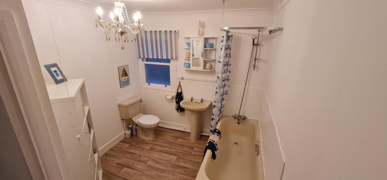 Diamond Harbour - Whole Huge Apartment - Wifi - Beach - Ramsgate Town Екстер'єр фото