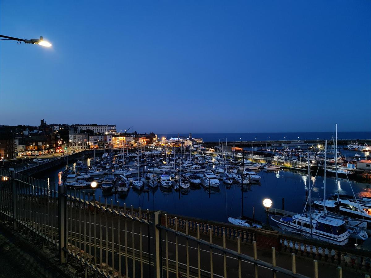 Diamond Harbour - Whole Huge Apartment - Wifi - Beach - Ramsgate Town Екстер'єр фото